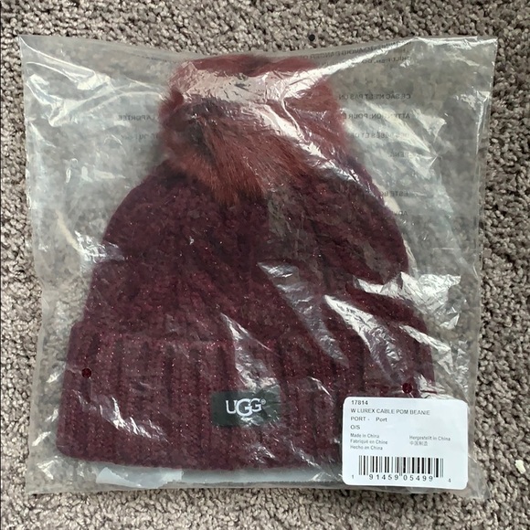 Ugg W Pom Beanie - Picture 5 of 5